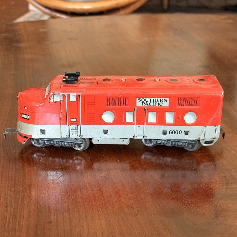 Vintage Marx O Gauge Southern Pacific 6000 Tin Litho Diesel Locomotive A-B Set